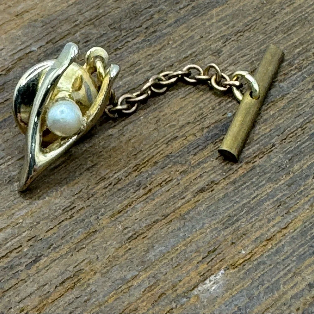 Vintage MCM wishbone with pearl tie tack pin gold tone